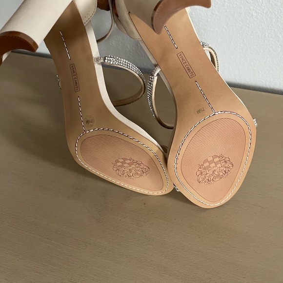 Vince Camuto Fairah Sandal - Picture 4 of 6